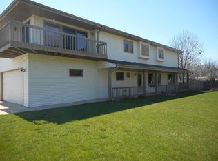 N9545 E Shore Rd, Mukwonago, WI 53149