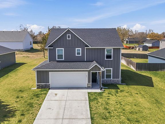 3rd image of 1313 Skyview Dr