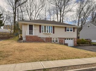 70 Rafkind Rd, Bloomingdale, NJ 07403