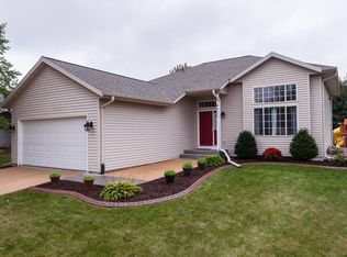 4820 Savannah Dr NW, Rochester, MN 55901
