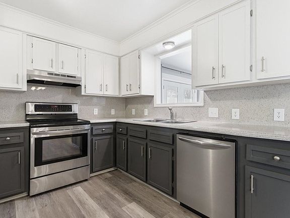 3rd image of 328 Tara Dr