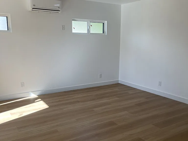 1127B W Ramona Rd #1127B — Photo 2