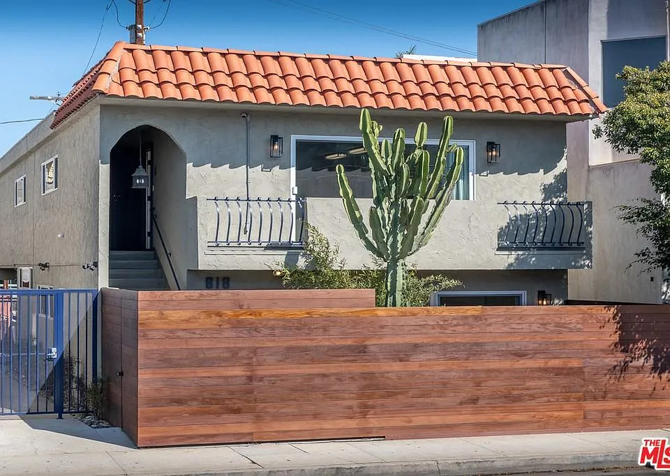 818 Pacific Ave #2