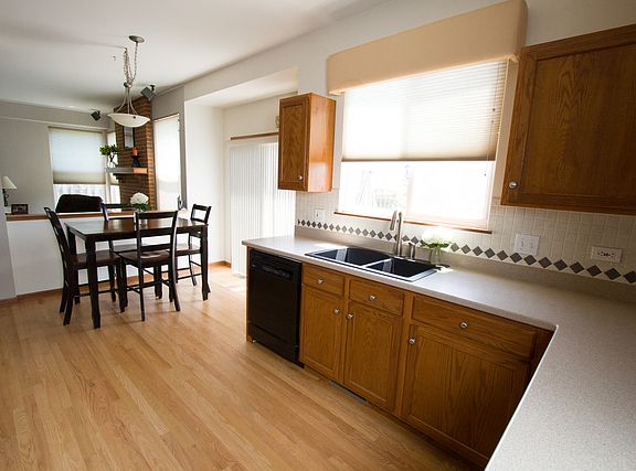 5th image of 10339 Brighton Ln