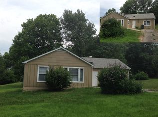 902 NE Lindberg Dr, Kansas City, MO 64118