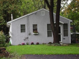 111 Midget Ave, Warwick, RI 02886