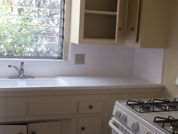 5th image of 725 S Berendo St APT 9