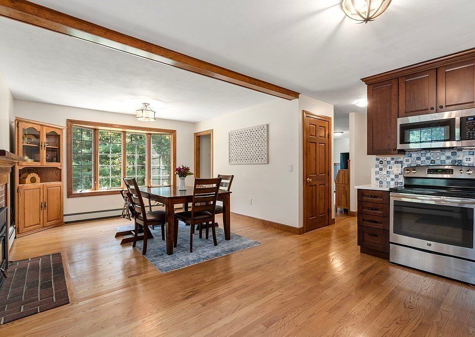 21 Davis Rd, Tyngsboro, MA 01879 Zillow
