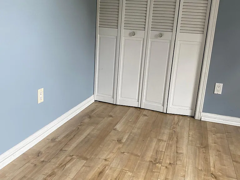 Middle Room