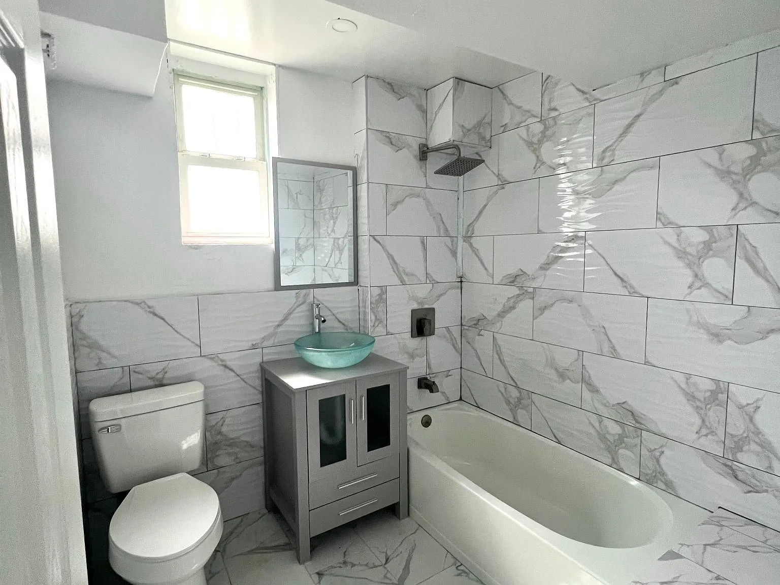 2 bed, 1200 sqft, $2,700 — Photo 1