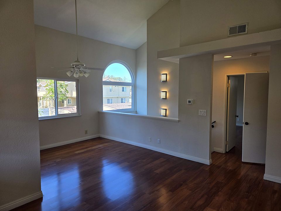 1st image of 11433 216th St