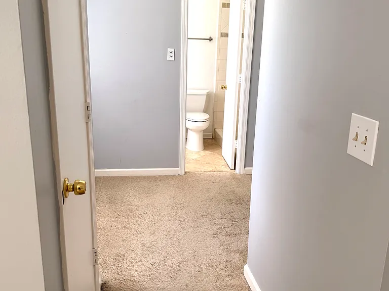 230 Royal Colony Ct — Photo 10