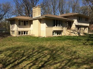 14618 Oakwood Rd, Minnetonka, MN 55345