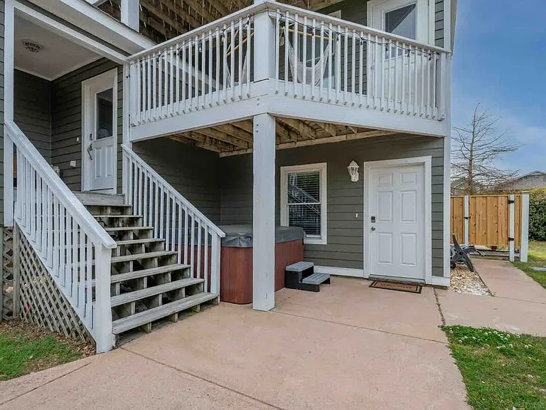 223 W Hayman Blvd #B — Photo 3