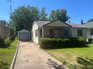 2209 SW Wilmington Ct, Topeka, KS 66606