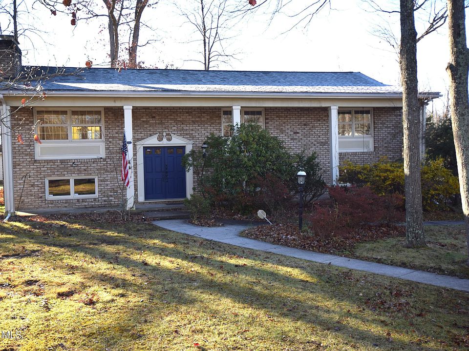 1st image of 354 Oak Knoll Rd