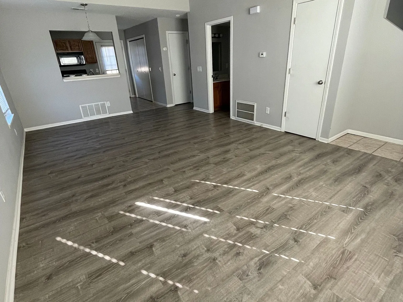 3 bed, 1283 sqft, $1,350 — Photo 2