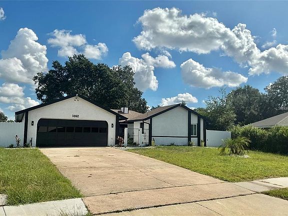 3rd image of 1052 Manchester Cir