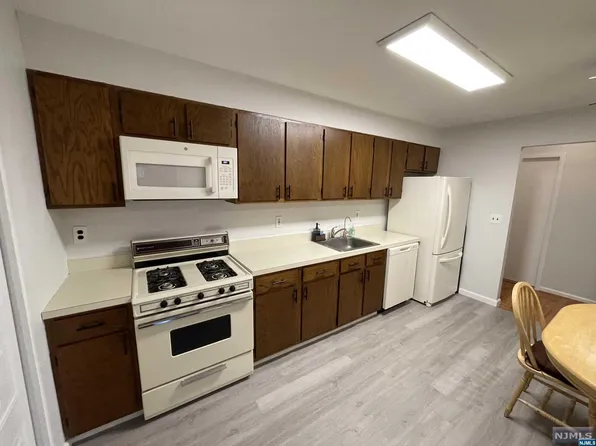 1042 Cricket Ln #1042, Woodbridge, NJ 07095