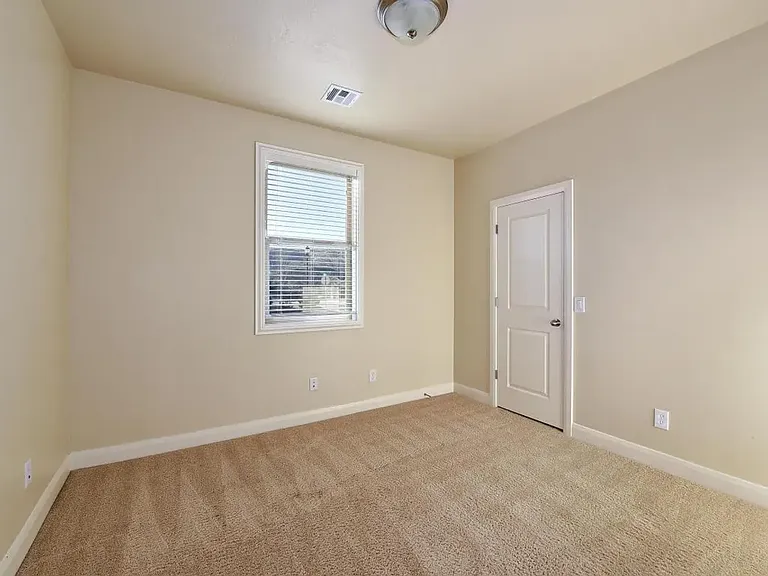 355 E Munich Dr — Photo 11