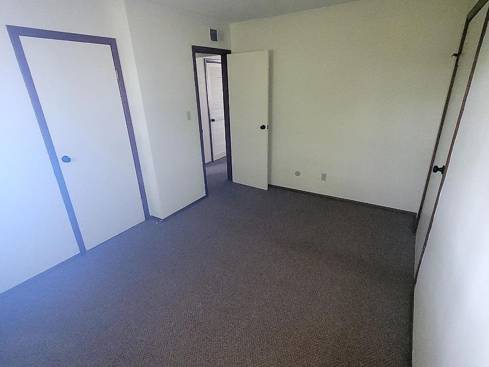 2nd image of 203 Poplin Pl