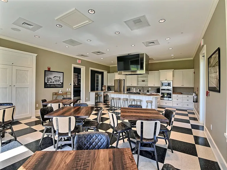 3435 Diamond Leaf Dr — Photo 32