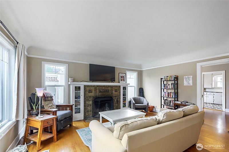 5th image of 5755 25th Avenue NE