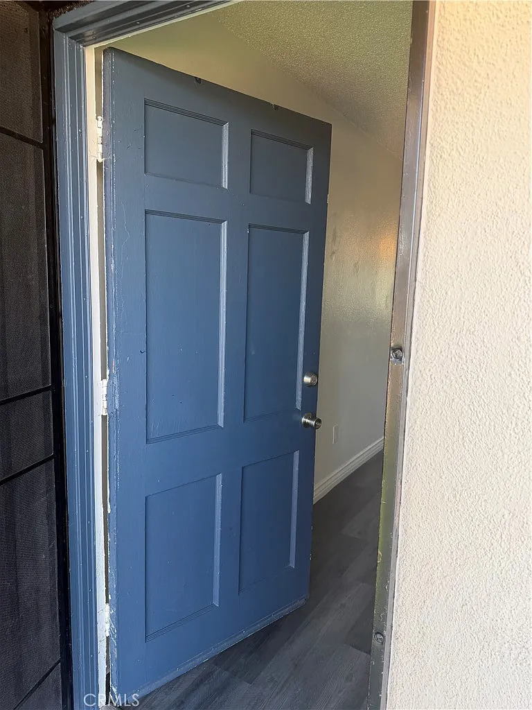 2 bed, 900 sqft, $2,300 — Photo 4