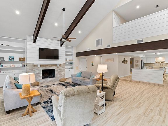 3rd image of 2321 Harbor Dr