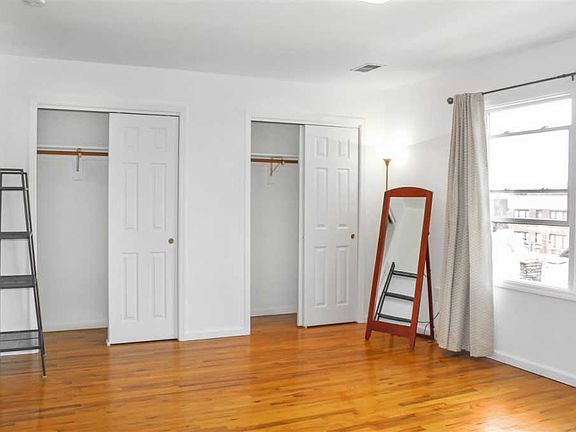 5th image of 119 Garrison Ave #2