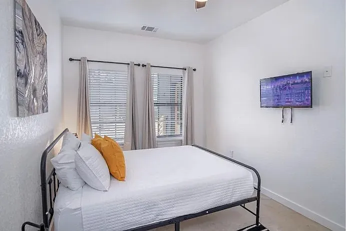 1022 Delaware St #2 — Photo 8