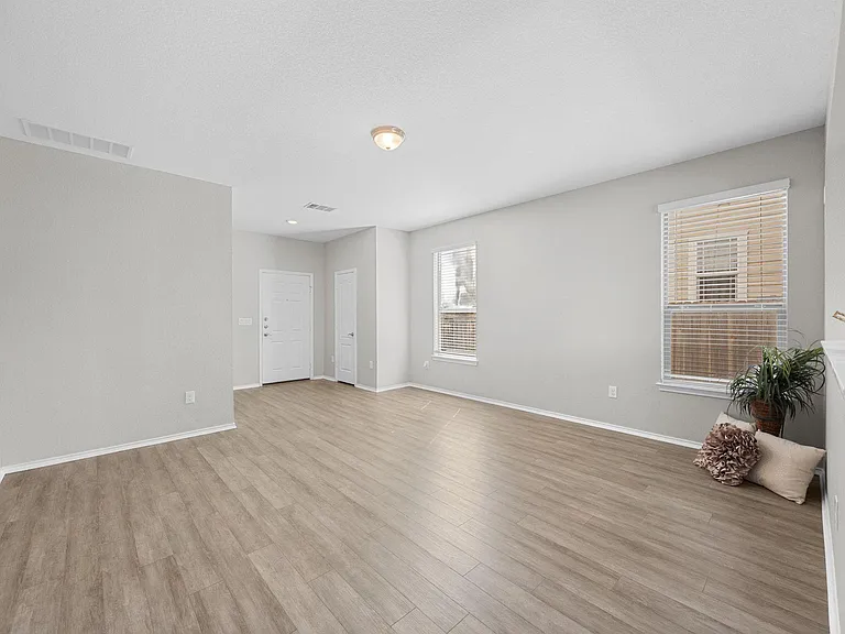 6312 Wagon Spring St — Photo 6