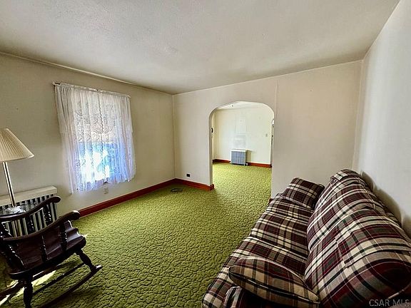 3rd image of 924 Jefferson Ave