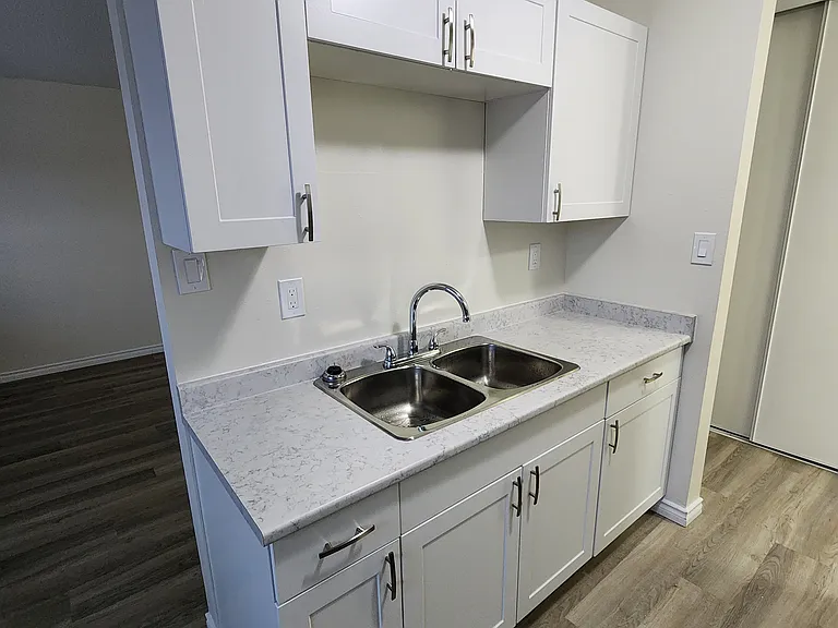 4001 Enemark Cres — Photo 16