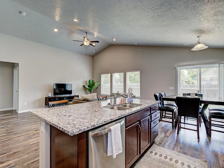 16572 Cypress Ln — Photo 24