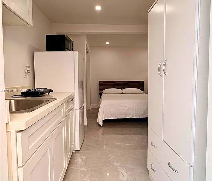 2255 SW 33rd Ave #1 — Photo 6