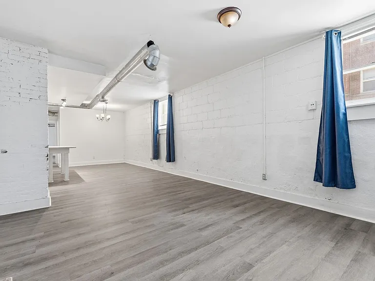 The Reese Apartments — Photo 7