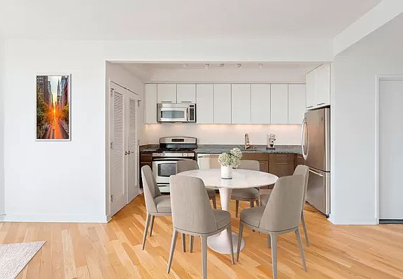 4th image of 230 Ashland Pl APT 17B