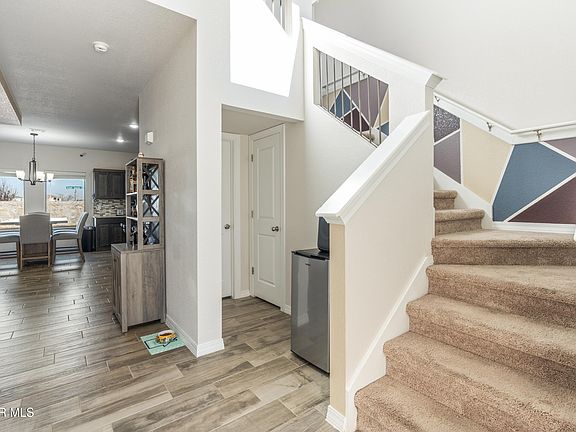 4th image of 609 Charles Heinrich St