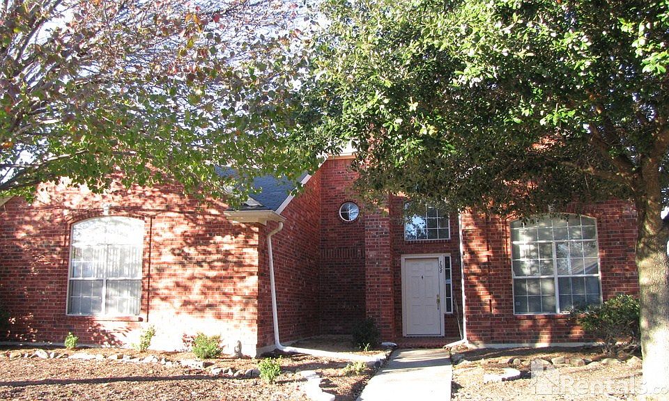 1st image of 108 Londonderry Ln