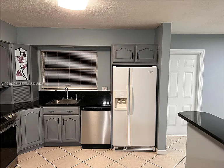 165 SE 4th Ave — Photo 16