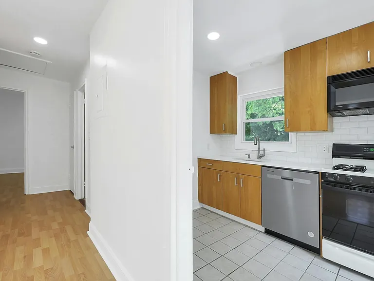 179 Christie Heights St #B — Photo 6