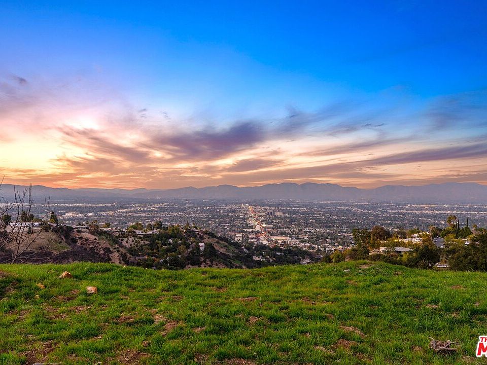 1st image of 14545 Mulholland Dr