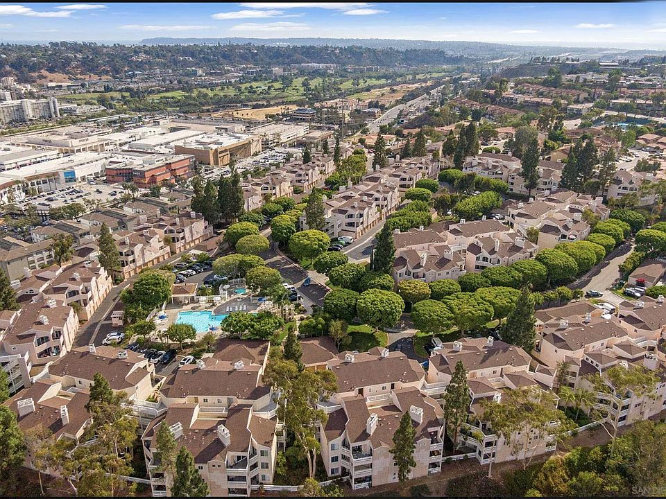 Well maintained condo community just up the hill from Fashion Valley Mall