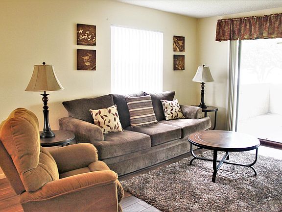 3rd image of 503 S Palo Verde Way
