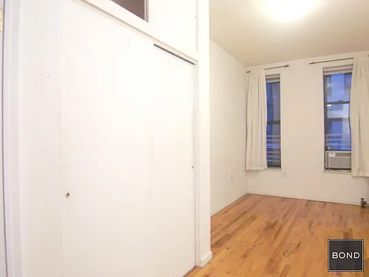 Rented by Bond New York | media 4