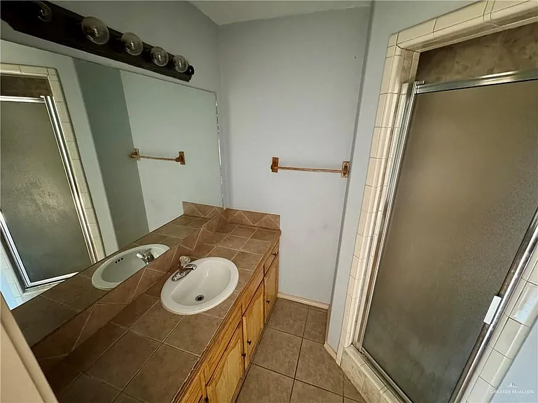 2100 Aruba Dr #1 — Photo 14