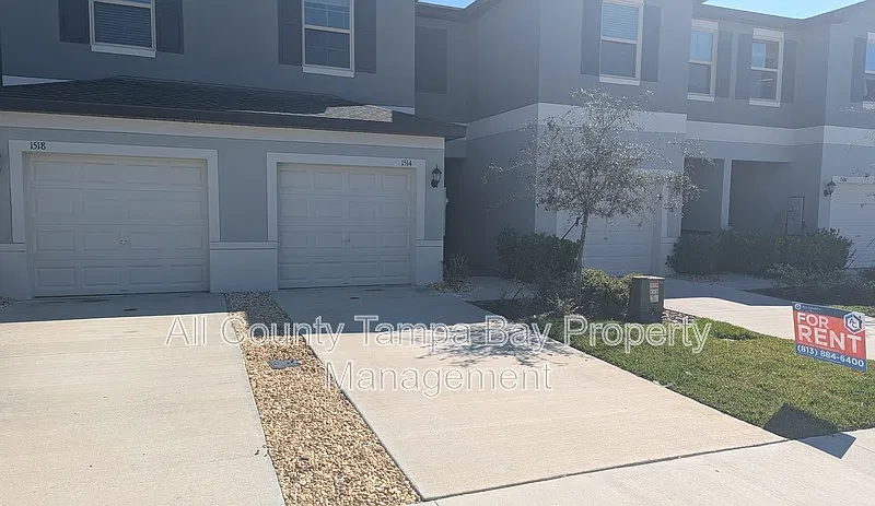 2 bed, 2.5 bath, 1513 sqft, $2,100 — Photo 2