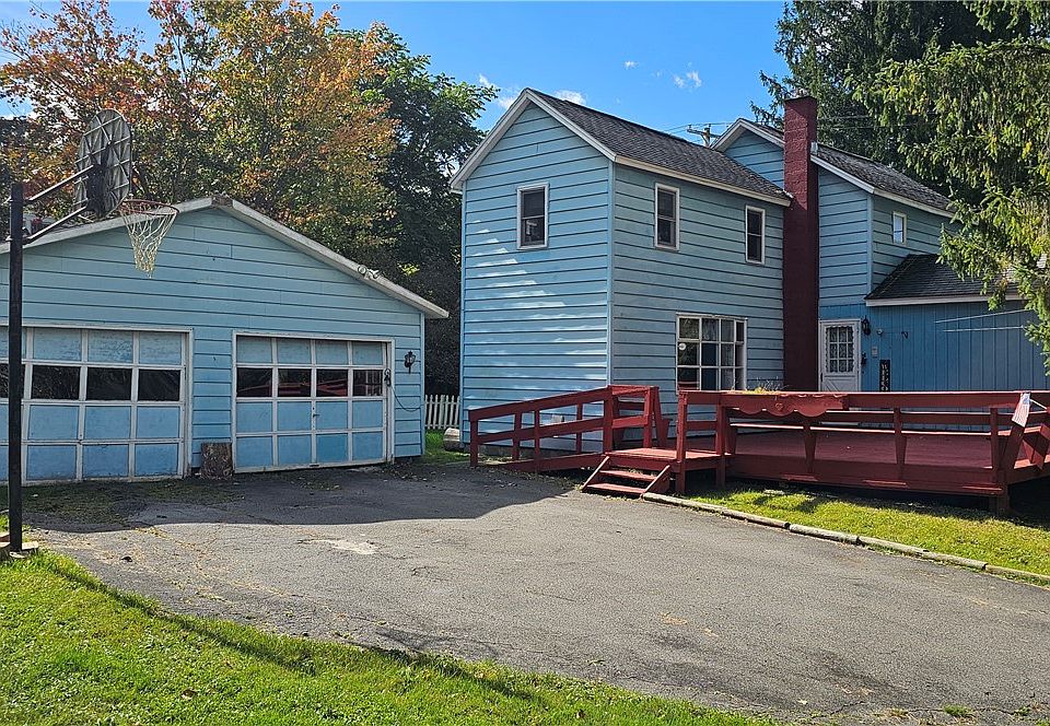 1st image of 115 W Main St