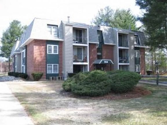 2nd image of 2 Roedean Dr APT 206